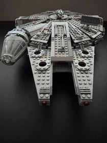 Lego Star Wars Millennium Falcon 75105  with only 4 mini figures build complete 