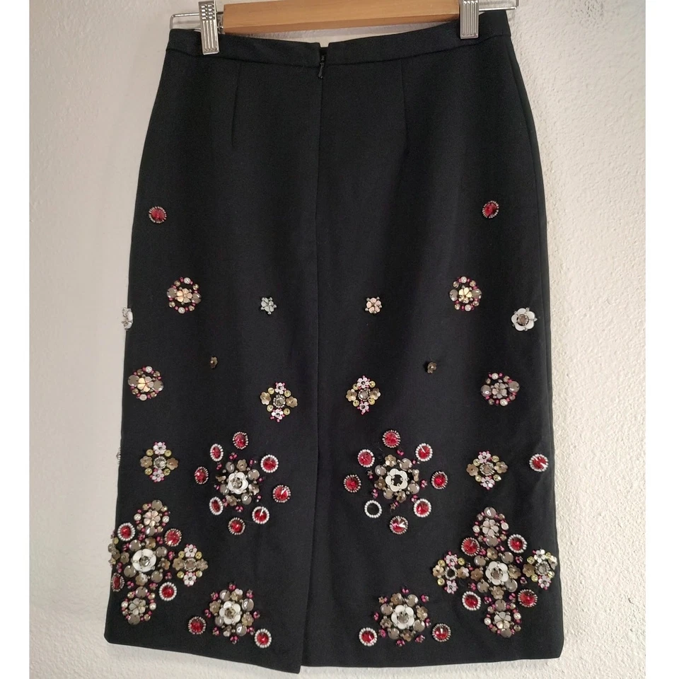 Falda lápiz con cremallera trasera adornada con lentejuelas con cuentas negras mercado negro de la Casa Blanca 0 Foto 2 de 4