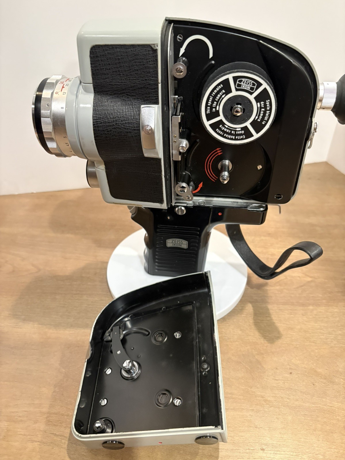 Zeiss Ikon Moviflex Super - the all-electric 8mm cine camera