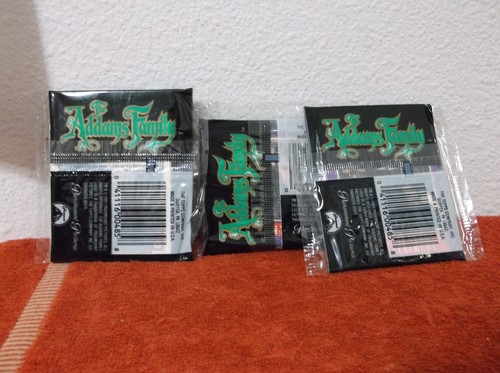 NUEVAS TARJETAS COLECCIONABLES "ADDAMS FAMILY (PELÍCULA)... 3 PAQUETES DE 8 CARTAS SIN ABRIR 1 PEGATINA - Imagen 2 de 2