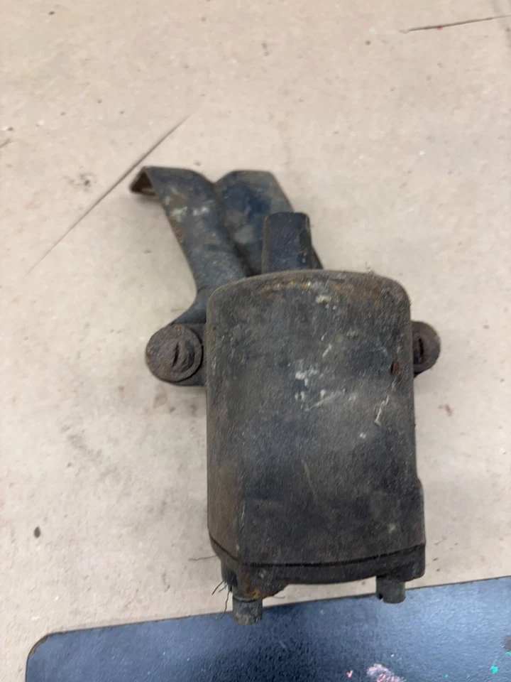 1949 1950 1951 OLDSMOBILE MOTOR BOBINA DE ENCENDIDO SOPORTE COHETE CADILLAC ANTIGUO Foto 3 de 4