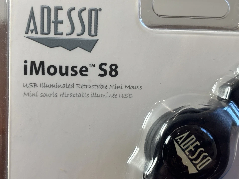 Adesso iMouse S8L LED Optical Wired USB Retractable Mini Mouse - Blue - Image 2 of 4