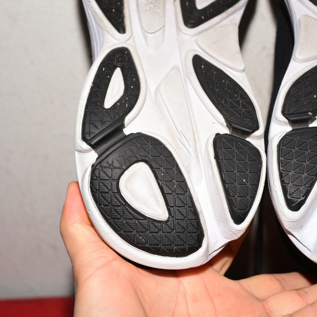 HOKA Bondi 8 Running Shoe Women US 11 B thumbnail 16