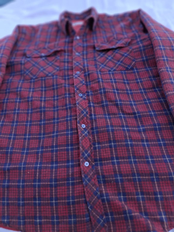 Northwest Territory Red Buffallo Plaid Shirt Jacket  Xlt Quilted Liner - Image 4 of 4
