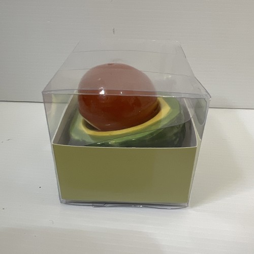 Avocado AVO Lovers Salt & Pepper Shakers Set - Picture 2 of 6