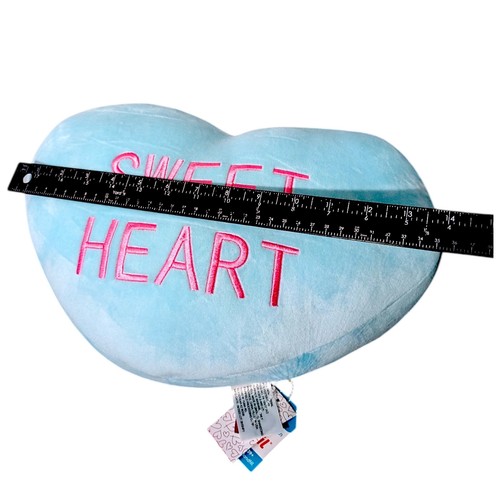 Valentine's Day Plush Pillow Light Blue With Words "SWEET HEART" in Pink 14 in" - Afbeelding 2 van 3