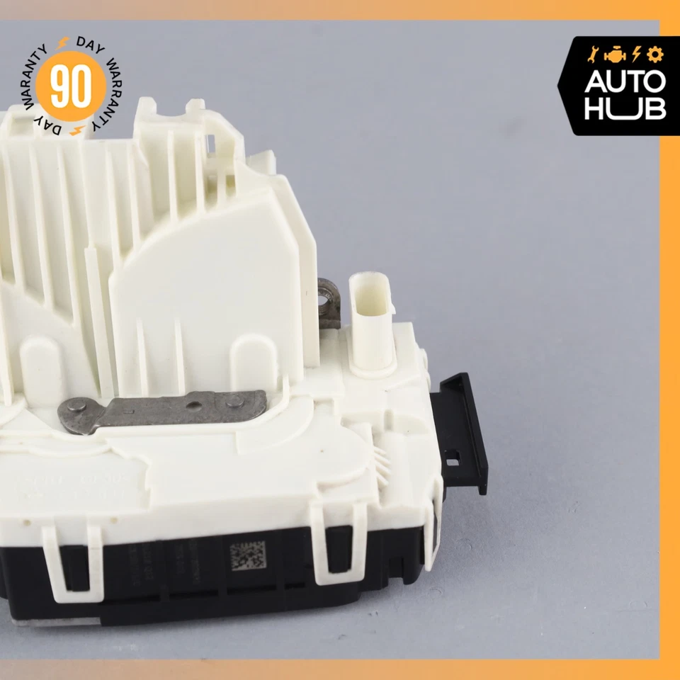 Actuador de cierre de cerradura de puerta trasera izquierda Mercedes W117 CLA45 AMG fabricante de equipos originales Foto 2 de 4