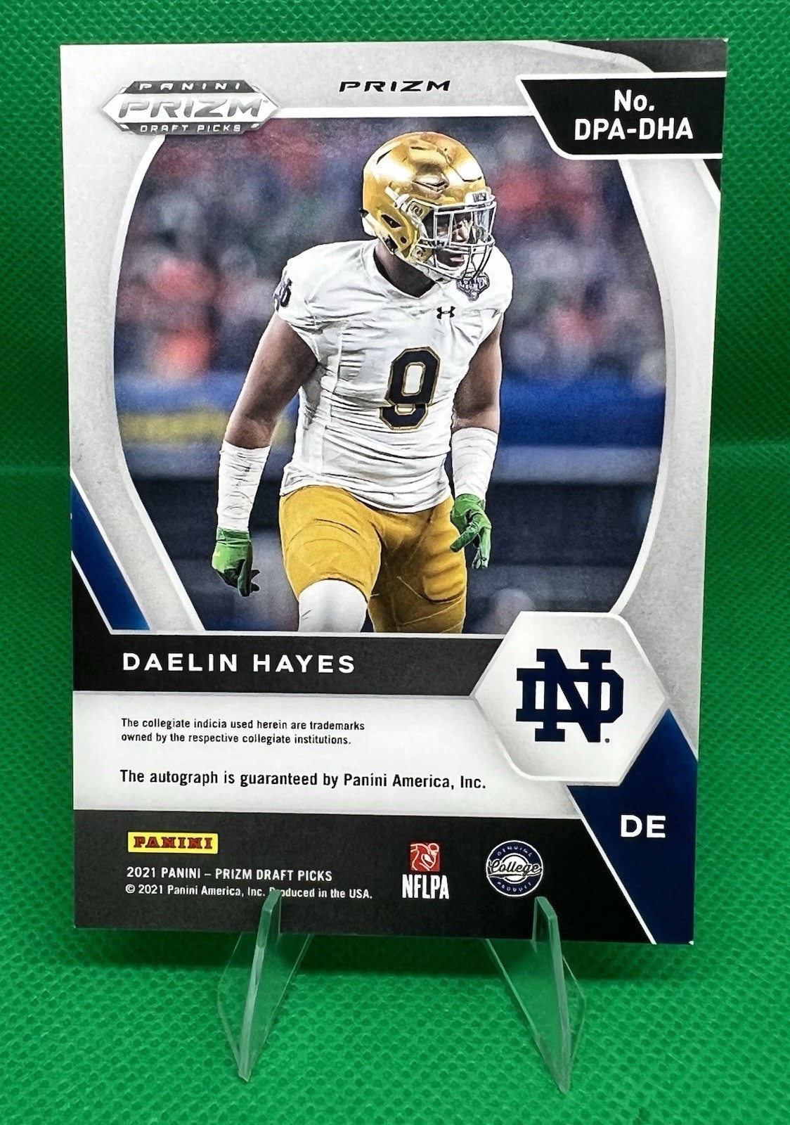 2021 Panini Prizm Draft Daelin Hayes Gold Ice Auto (RC) #DPA-DHA Notre Dame view 2
