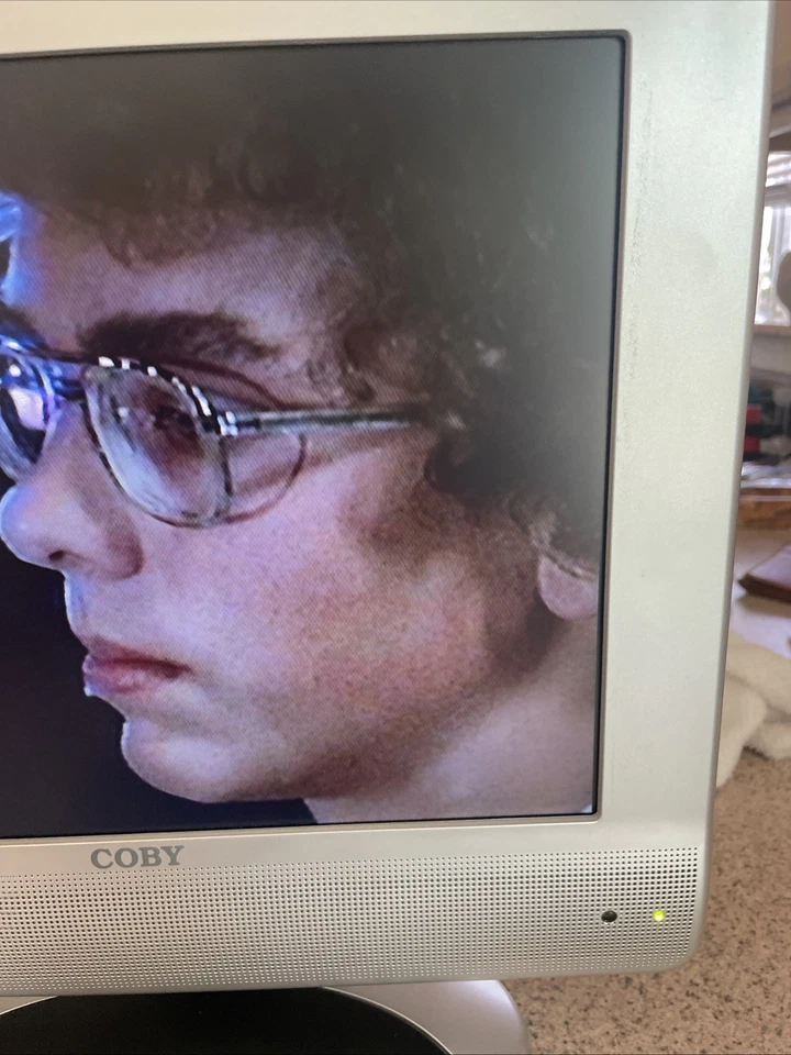 Coby 15.4" LCD HDTV Monitor Widescreen Vintage Gaming (tf-tv1501) - Image 2 of 4