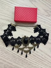 Gothic Black Lace Beaded Choker-Necklace, Victorian Look, Cosplay, Halloween