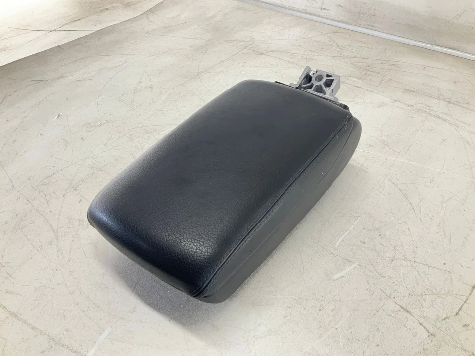 05-11 Audi A6 S6 4 puertas Sdn consola central reposabrazos reposabrazos compartimento de almacenamiento Foto 2 de 4