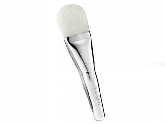 LA MER Lifting and Firming Makeup Brush