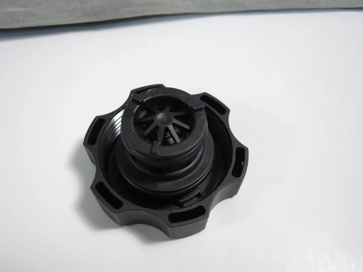 John Deere AT372657 Radiator Fill Filler Cap 18 PSI / 125 kPa NEW 
