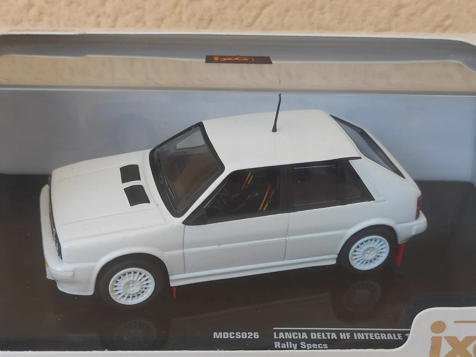 Lancia Delta HF Integrale 16v Rally Specs 1989 MDCS026 Modellino IXO Models 1:43 - Immagine 3 di 4