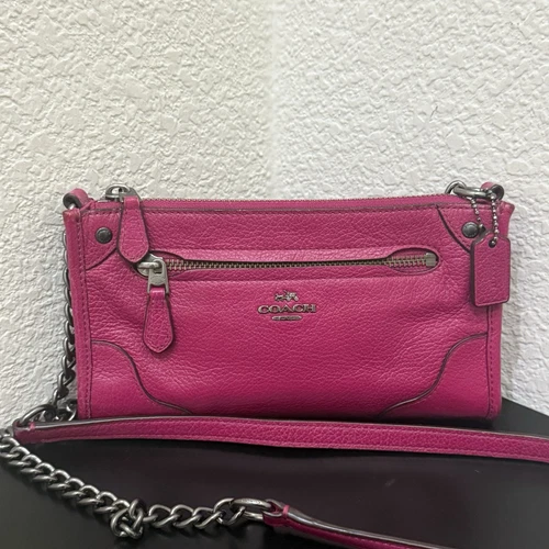 Borsa a tracolla piccola Coach Topolino rosa fucsia pelle ciottoli tracolla catena