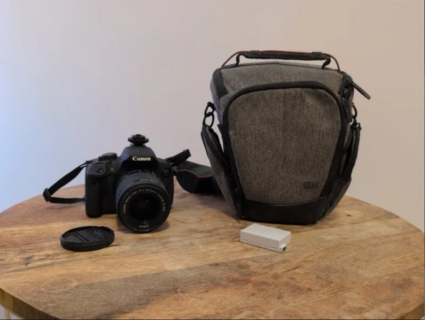 Cámara Canon EOS 700D + Bolsa + Batería Extra