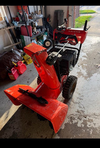 Ariens Deluxe Series Deluxe 30 in Two-Stage Gasoline Snow Blower 301cc Red