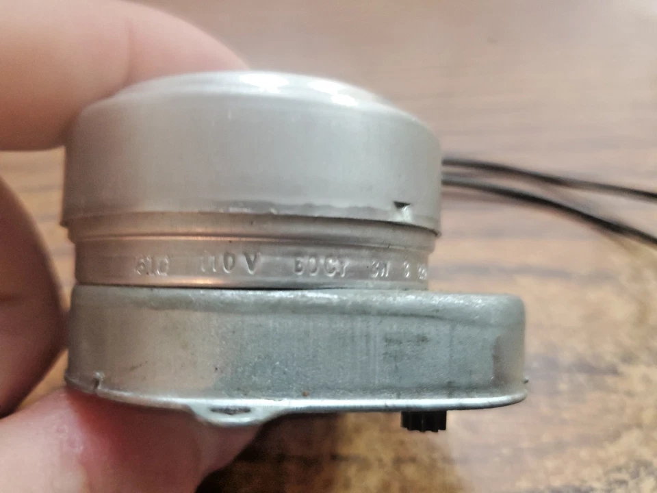 SYNCHRON Clock Motor 610 110V 60CY 3W 3RPM A440RC-5-6-62 PMH 263 11-84 (VR16) - Image 3 of 4