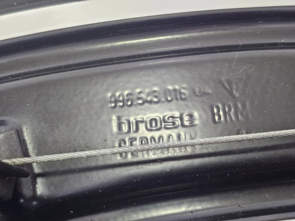 Оригинальный б/у регулятор стекла правая четверть стекла 1999-2004 Porsche 911 996 99654301604 - Изображение 4 из 4