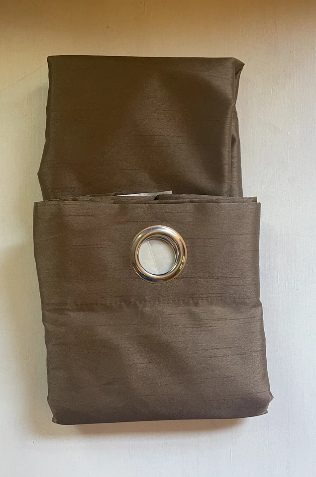 NUEVO Paneles de cortina de ventana marrón Duck River imitación seda, ojales plateados 76x 84 Foto 2 de 3