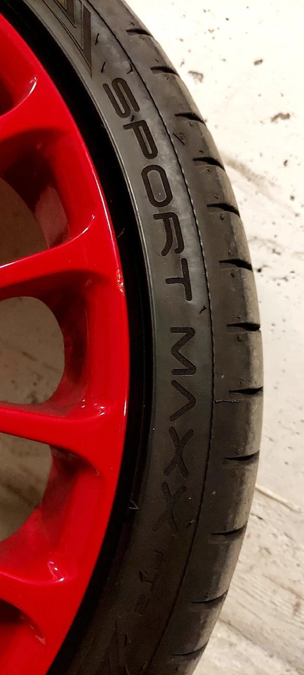 Breyton 19" RACE LS, 8,5Jx19H2-ET42, Komplettsatz Sommerreifen Dunlop 235/35ZR19 - Bild 2 von 4