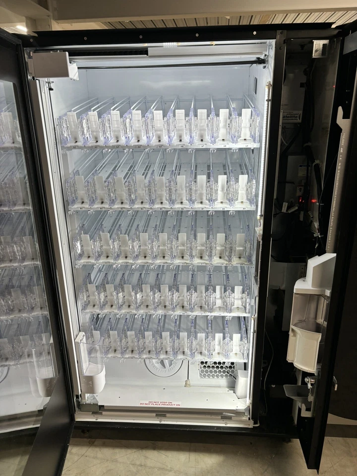 Vending Machine Bemax 4 45 Selection Complete Used Working NAYAX + Coin Mech - Image 2 of 4