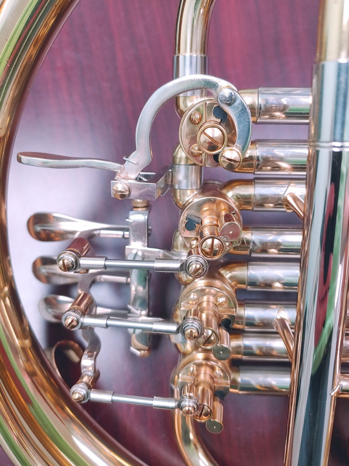 Single Bb/A French Horn with Stopping Valve INSTITUTO TECNOLÓGICO DE