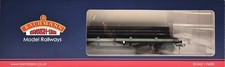 Bachmann 33-929B Bogie Bolster Wagon C B943860 & Black Pipes in BR Grey Livery