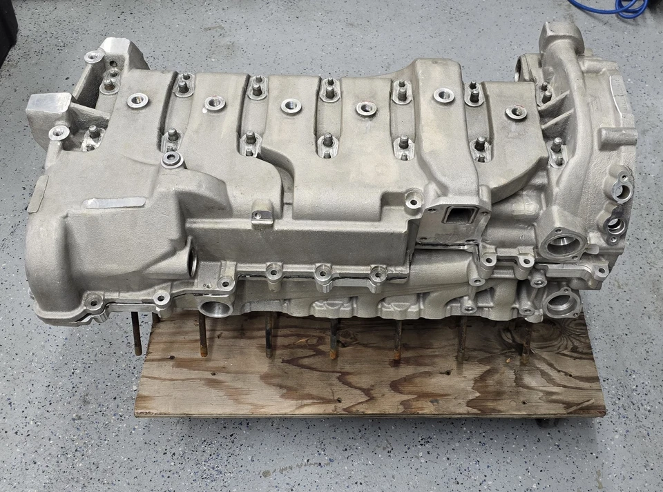 Bloques de motor Lamborghini Aventador (solo piezas dañadas) art v12 piezas exóticas  Foto 3 de 4