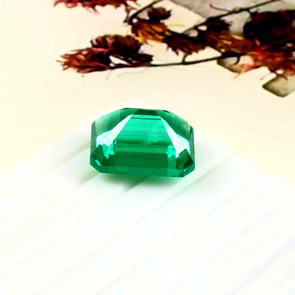 AAA 10.30 Ct Lab Grown Colombian Emerald Loose Gemstone Emerald Cut 15x11 mm - Image 4 of 4