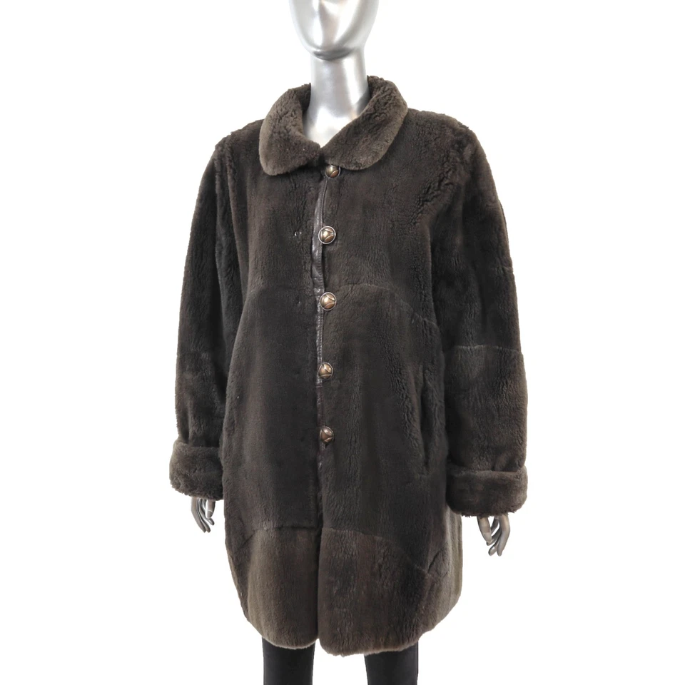 Cochecito Nutria Reversible Esquilado Marrón Neiman Marcus - Talla XL Foto 2 de 4