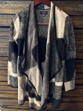 Women's Lucky Brand Cardigan SML Boho Shawl cape poncho sweater Black White EUC