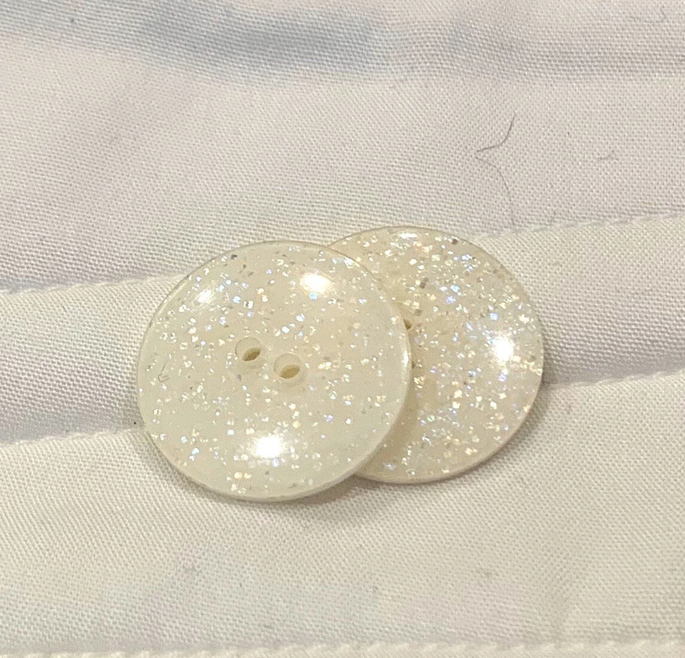 5pc Ivory & Glitter Resin 2 Hole Round Flat Buttons 18mm Sparkle Mother Of Pearl - Image 2 of 4