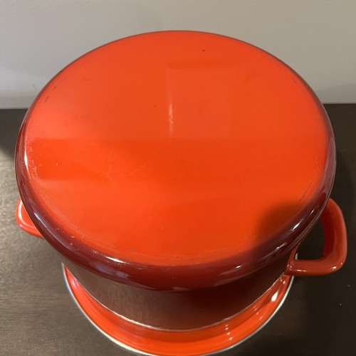 Le Creuset Cerise Red Enamel Over Steel 6 Qt Quart Lid Stock Pot Cherry Red - Picture 4 of 7