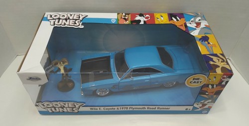 Jada Toys Looney Tunes 1:24 1970 Plymouth Roadrunner Die-cast Car and 2.75"" ... - Picture 2 of 5