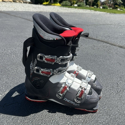 Dalbello DS Asolo Men s Ski Boots Mondo 28.5 100mm Stiff Alpine DIN Black/Red