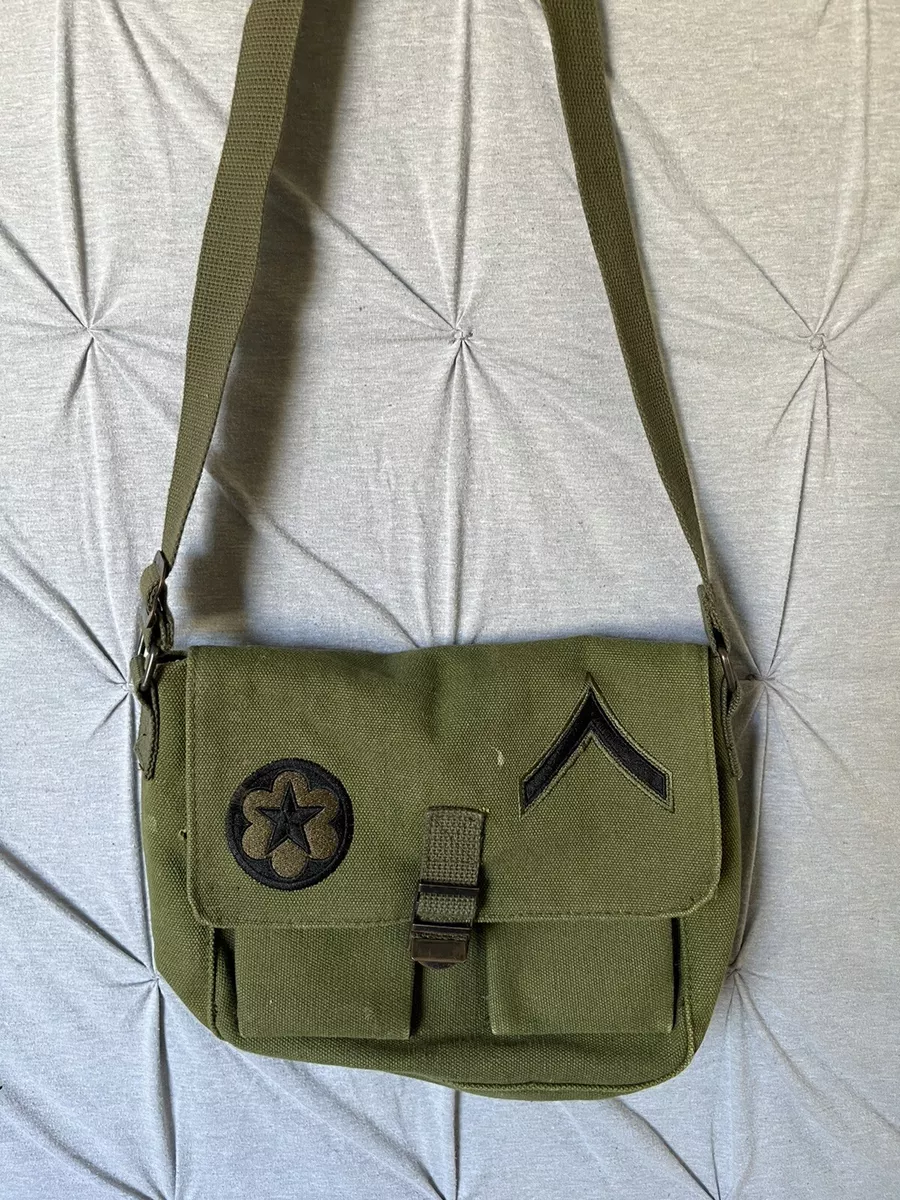 Green canvas deals messenger bag