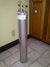 McCann’s Manitowoc Vertical Carbonator Tank 4" x 25.5" 125PSIG 3001873