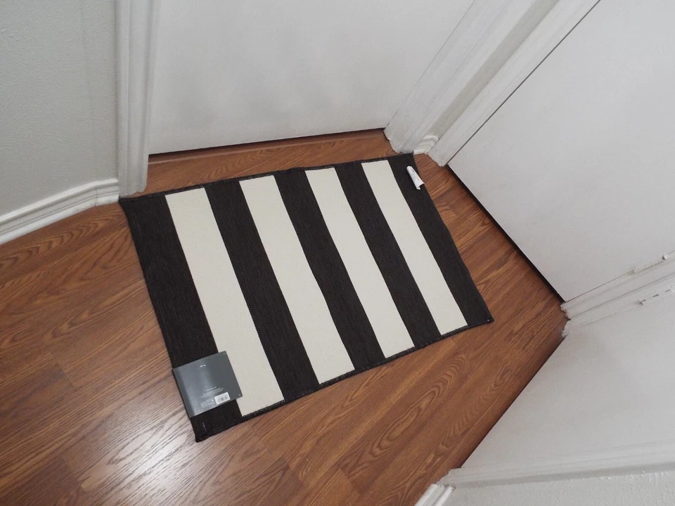 Threshold Reversal Floor Mat Rug Indoor Outdoor 24x36 inch NEW Black & White - Image 3 of 4