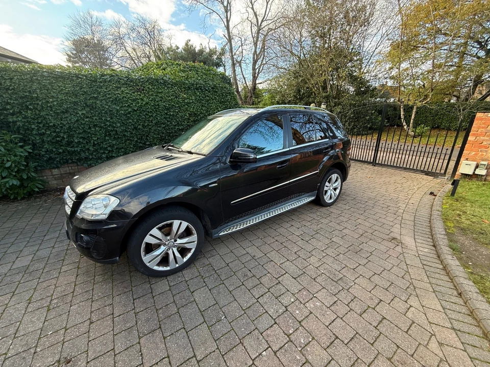 ML 350 Sport CDI BlueEfficiency Auto 4WD 5dr SUV D - Image 3 of 4