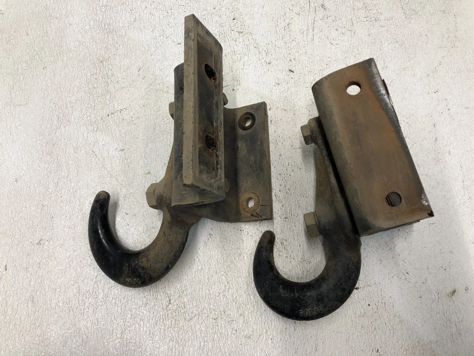 Blue Bird VISION Tow Hook - Used - Image 2 of 4