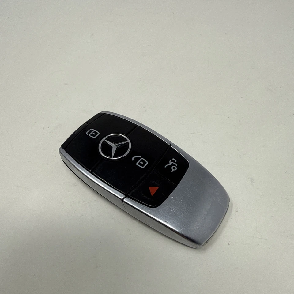 Mercedes-Benz W213 E300 2019-2023 Smart Keyless Entry mando a distancia OEM Foto 2 de 4