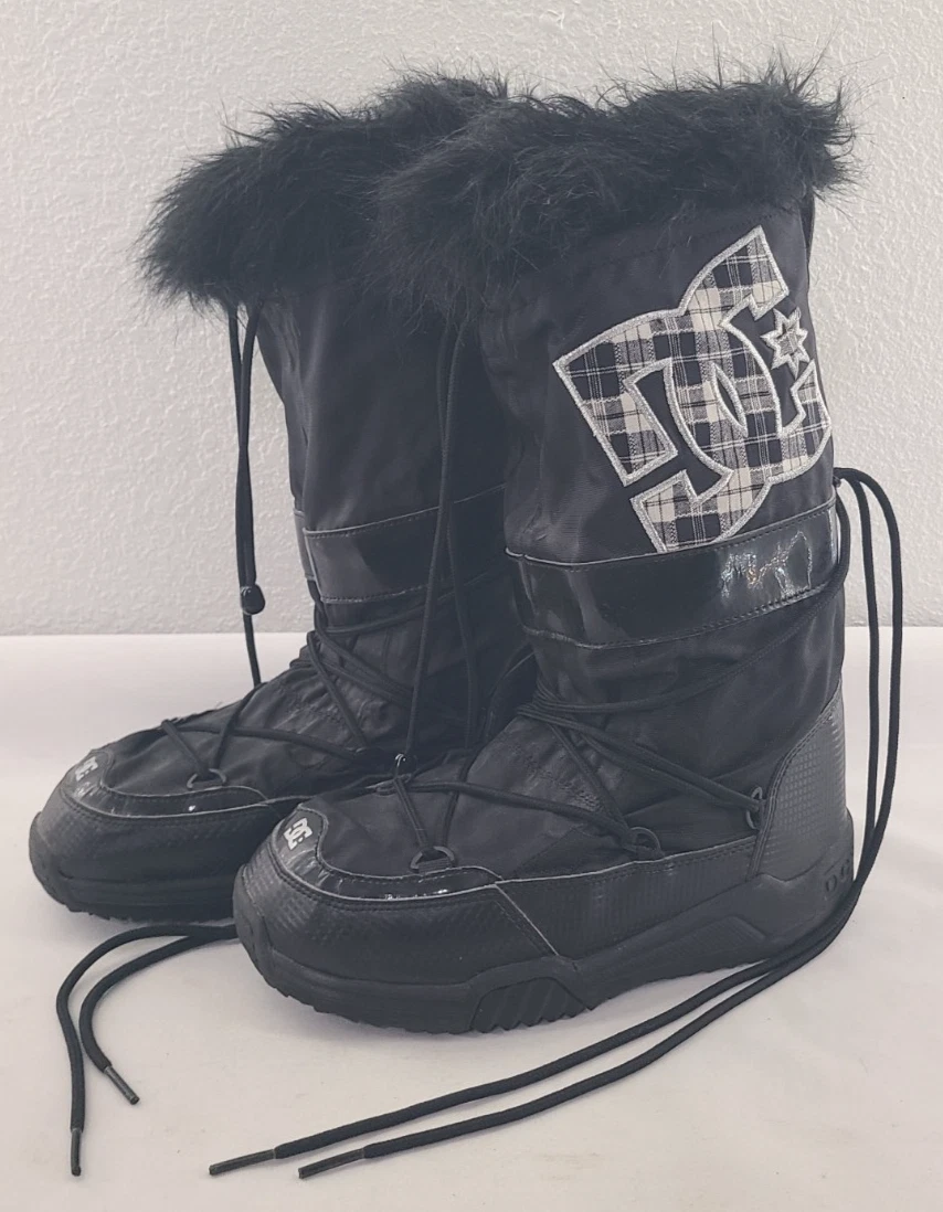 Y2K DC Chalet Snow Boots Black Faux Fur Trim Plaid Pattern 301818 Medium 6.5-7.5
Opens in a new wind