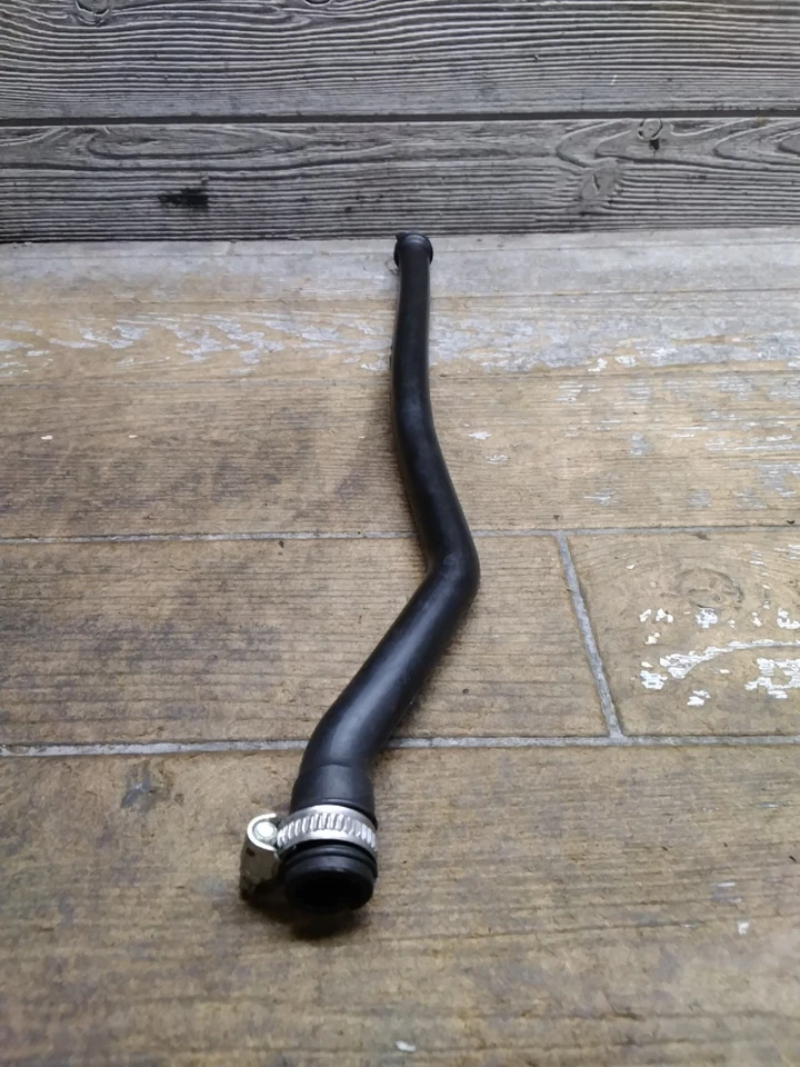 Manguera de tubo respirador de desbordamiento de aceite del motor Ducati Monster S2R 800 2007 05-08 Foto 4 de 4