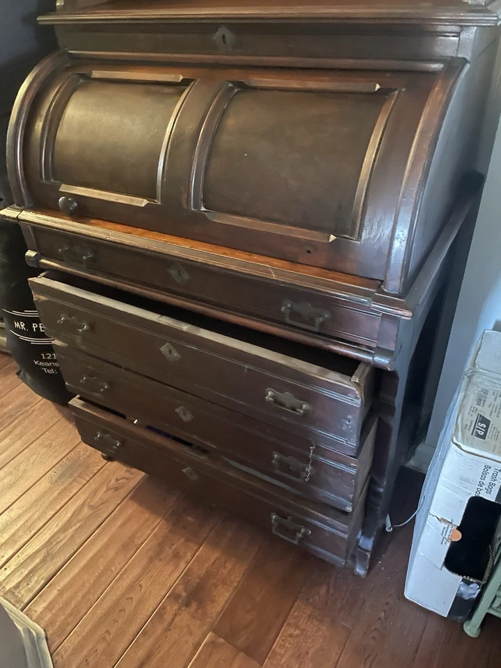 Escritorio antiguo con tapa enrollable Foto 3 de 4