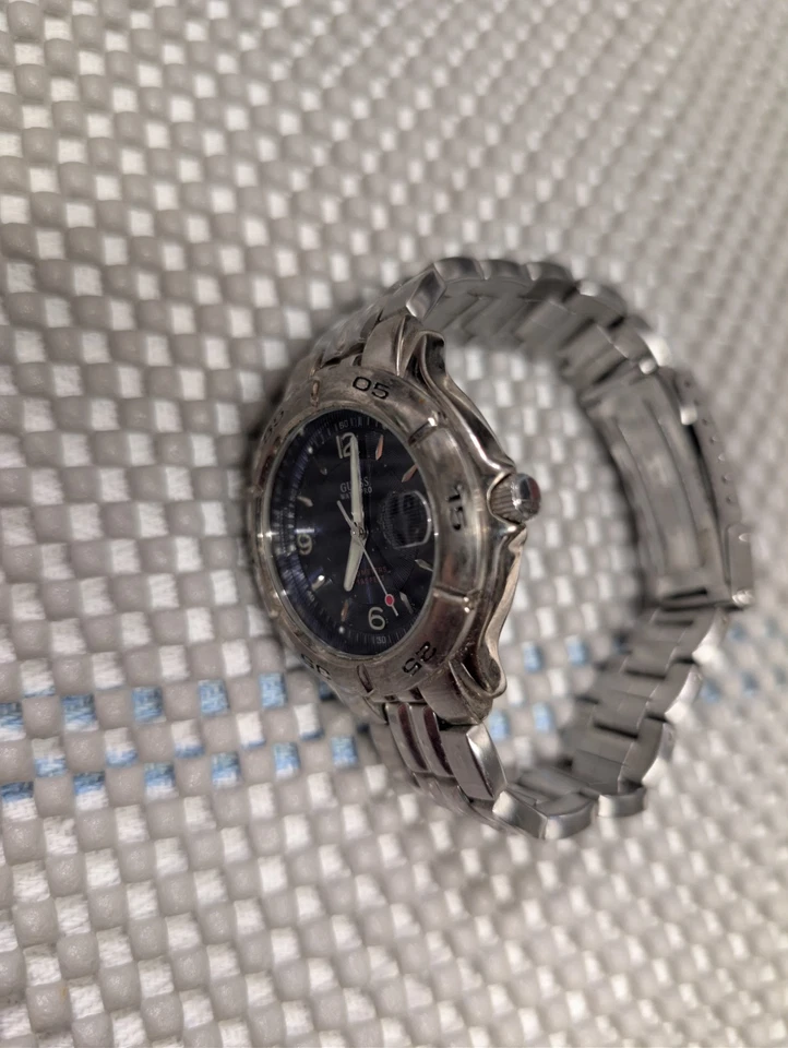 Elegante Reloj Guess Para Hombre - Image 4 of 4