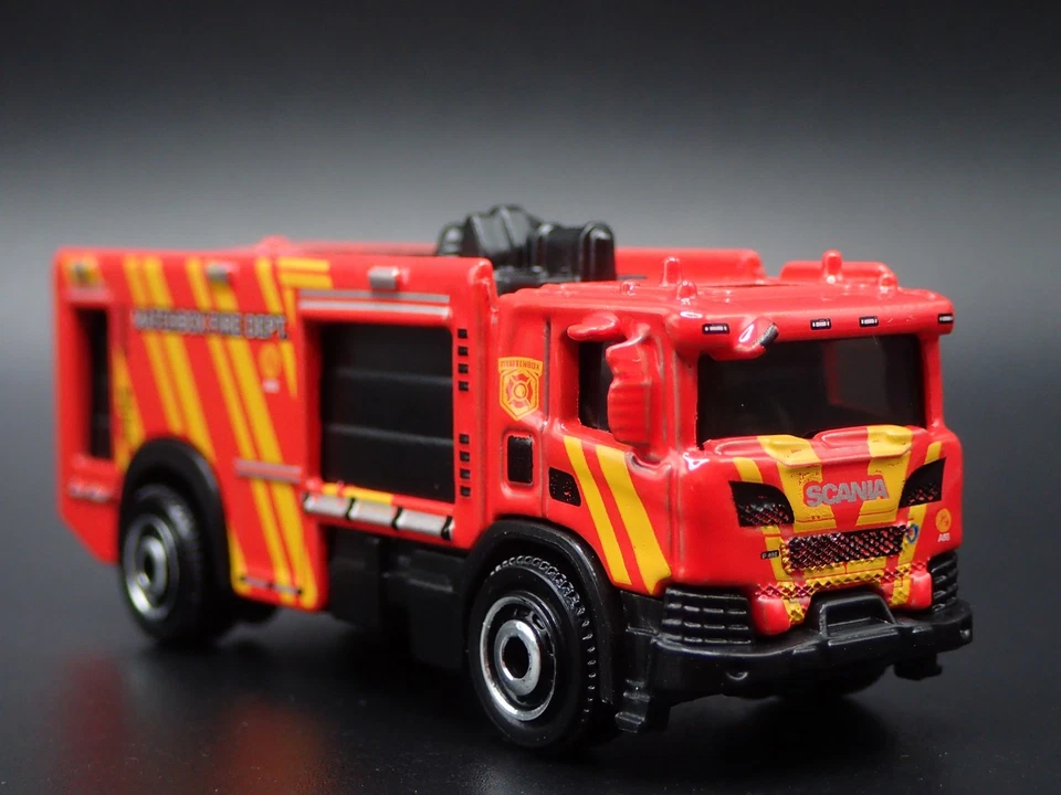 2016-2025 Scania P 360 FIRE TRUCK Rosso 1:64 MB Diorama Scala Modellino Auto - Immagine 4 di 4