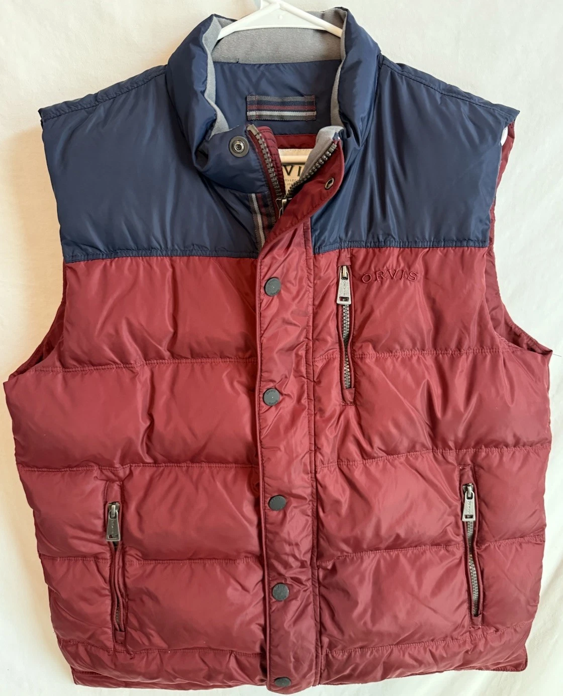 Orvis Men’s Puffer Vest Size Medium Maroon Blue Full Zip Duck Down