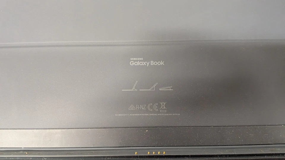 Samsung Keyboard Folio Cover for Samsung Galaxy Book - EJ-CW620 - Image 2 of 4