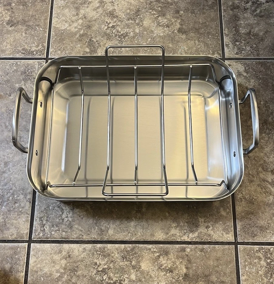 Made In Cookware Stainless Clad Roasting Pan 17in w/ Rack Made-In Brand Thailand
Opens in a new wind